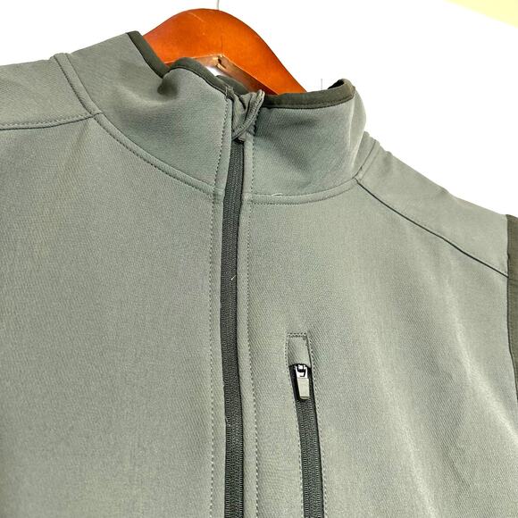 NWT 32 Degrees COOL Basil Green Vest Large Zipped Pockets Active Fall Camp Hike - Picture 2 of 8